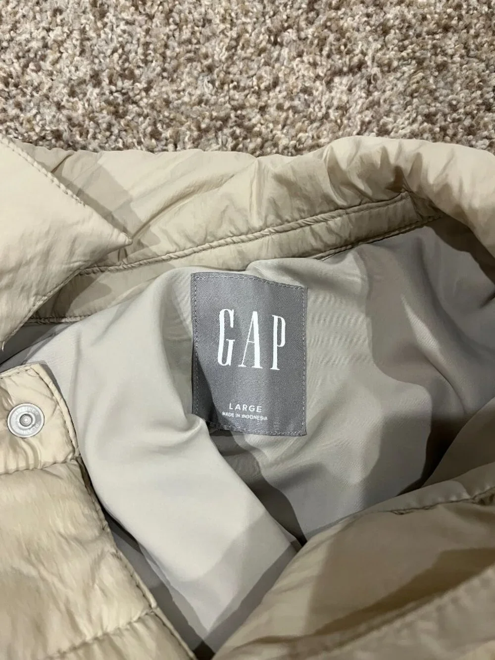 GAP Beige Lightweight Puffer Jacket Men’s Large